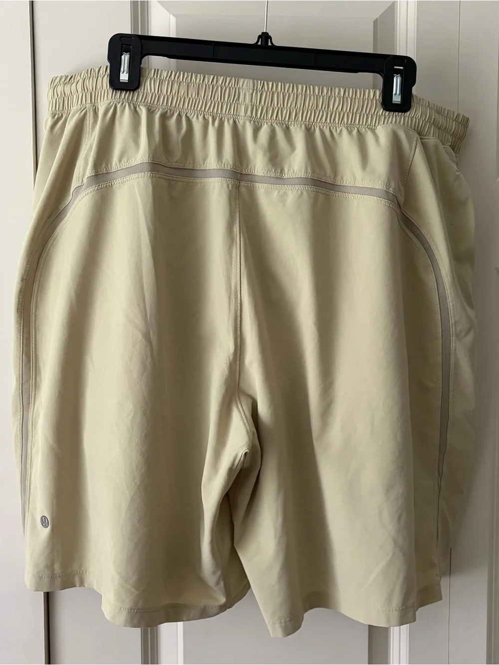 Lululemon Pacebreaker Shorts Light Green Size XXL